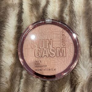 Catrice Sungasm Face & Body Glowy Highlighter